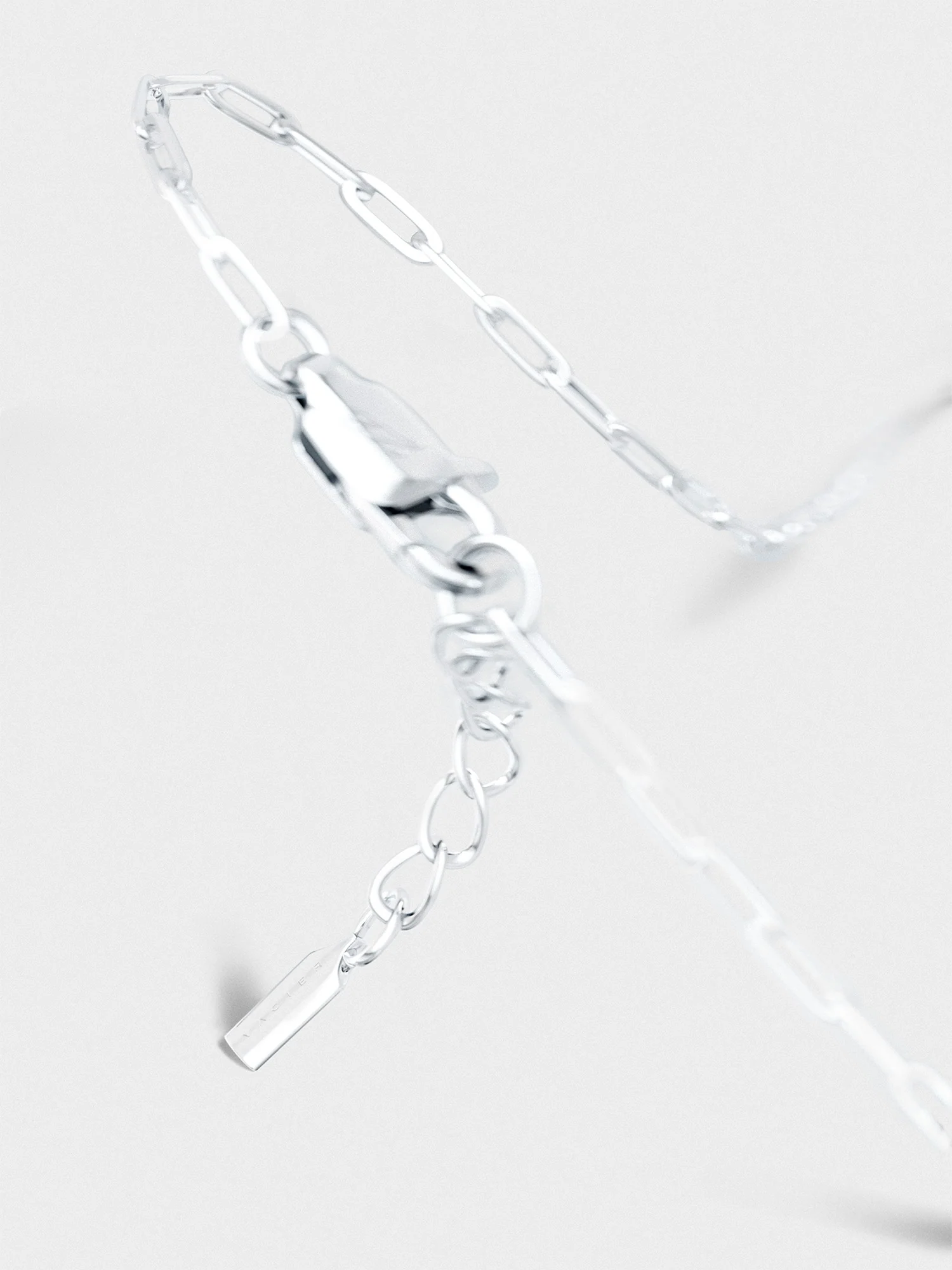 CLIP CHAIN BRACELET IN SILVER - Image 3