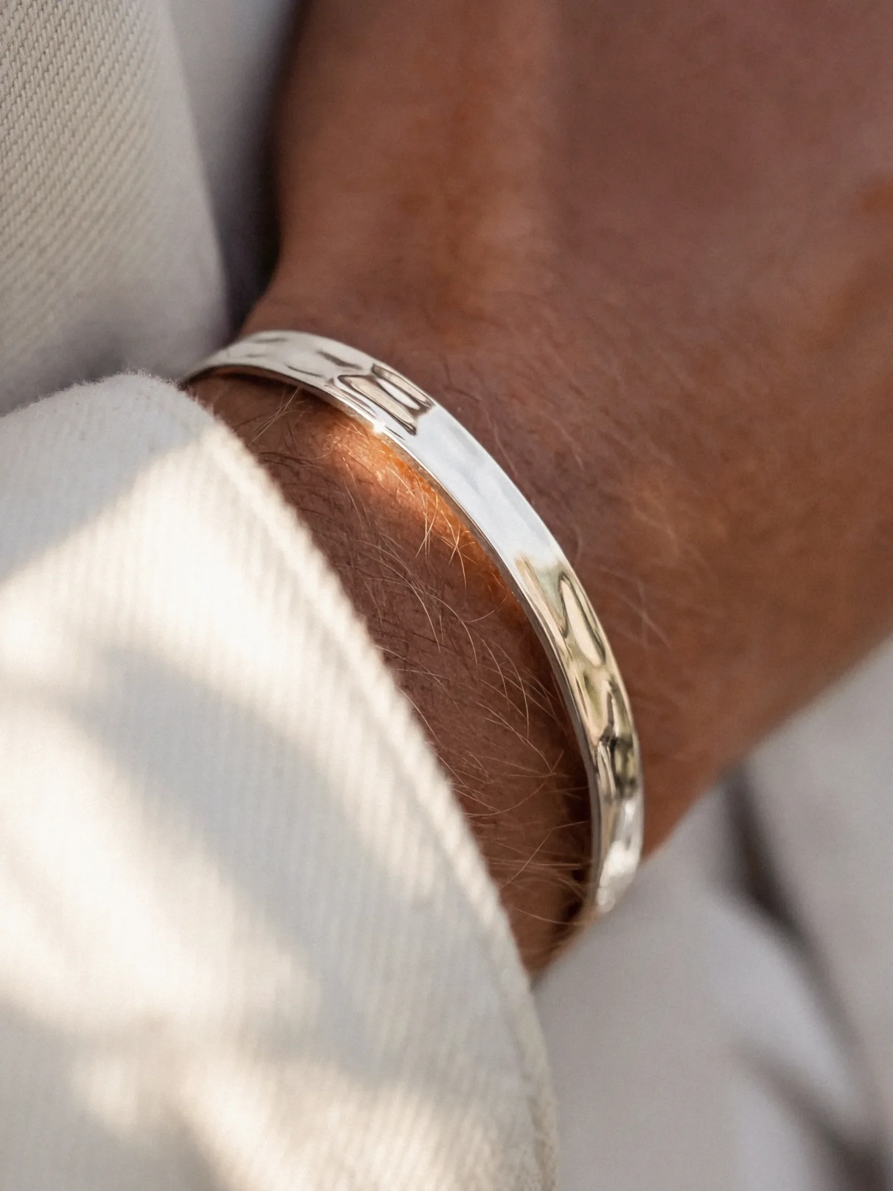 EXCLUSIVE UNISIZE CUFF IN SILVER - Image 3