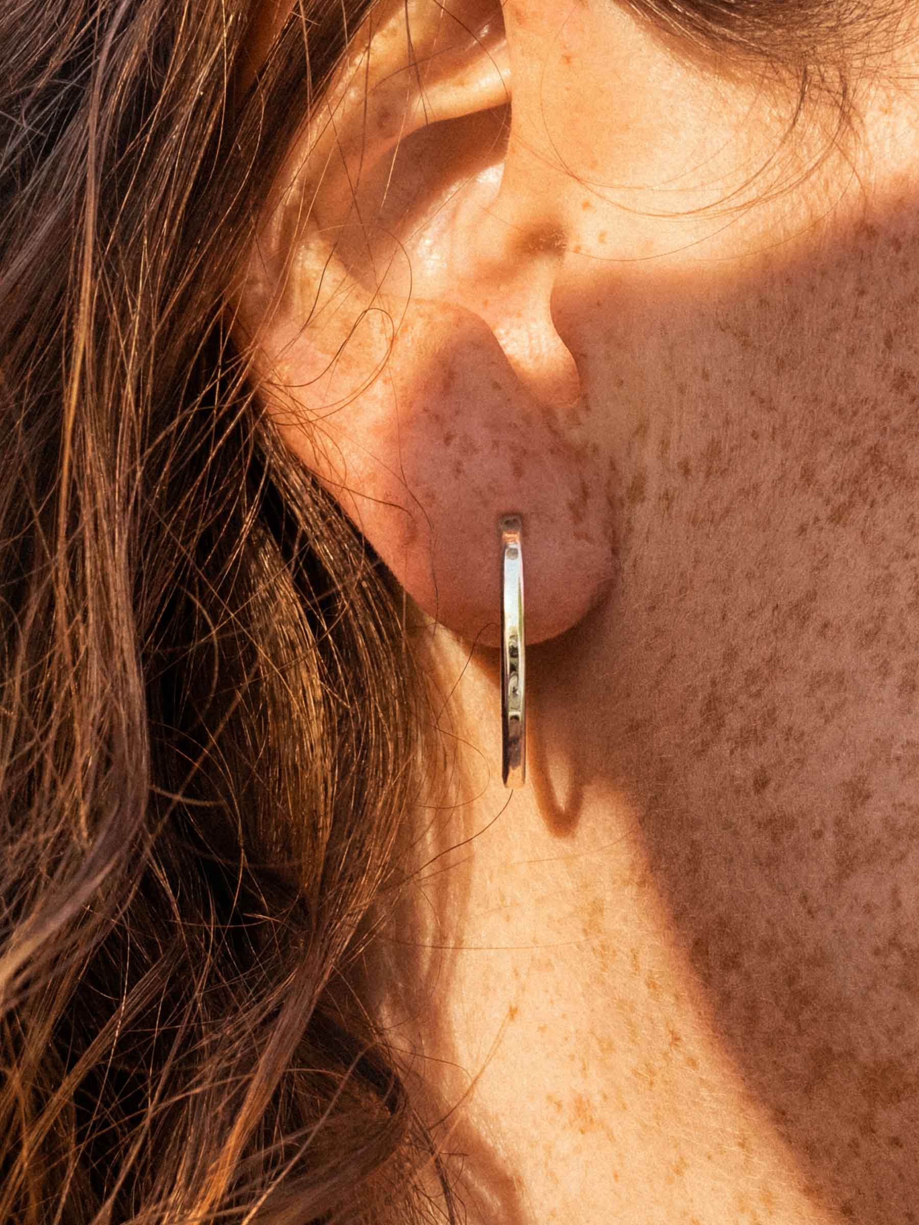 LINEAR HOOPS - Image 4