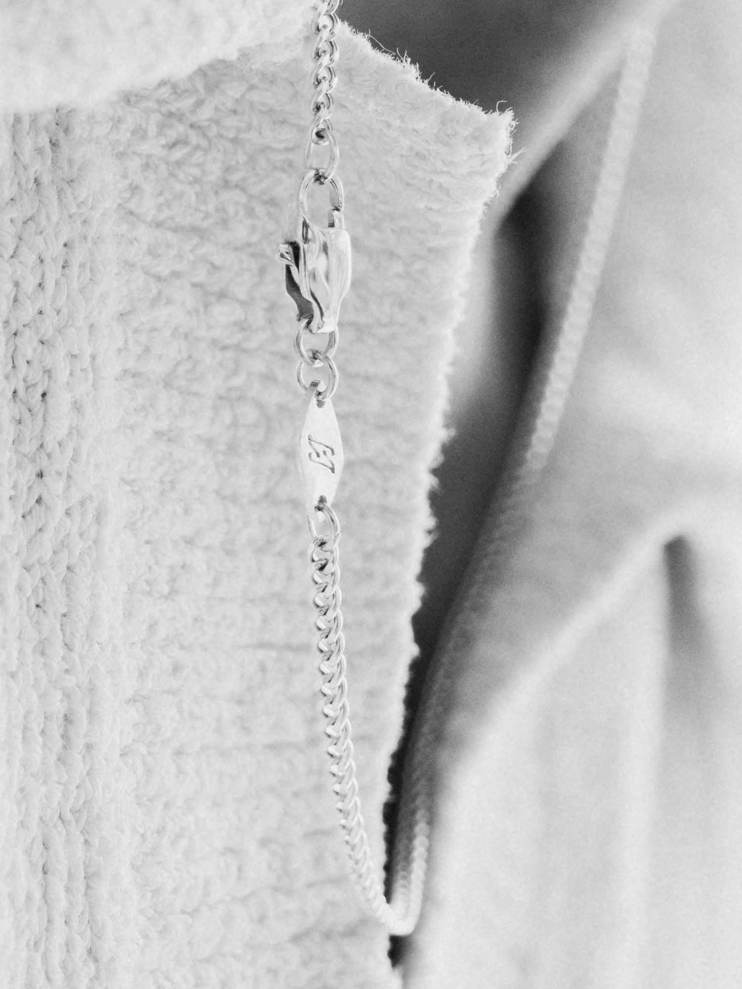 MINIMAL CHAIN NECKLACE - Image 3