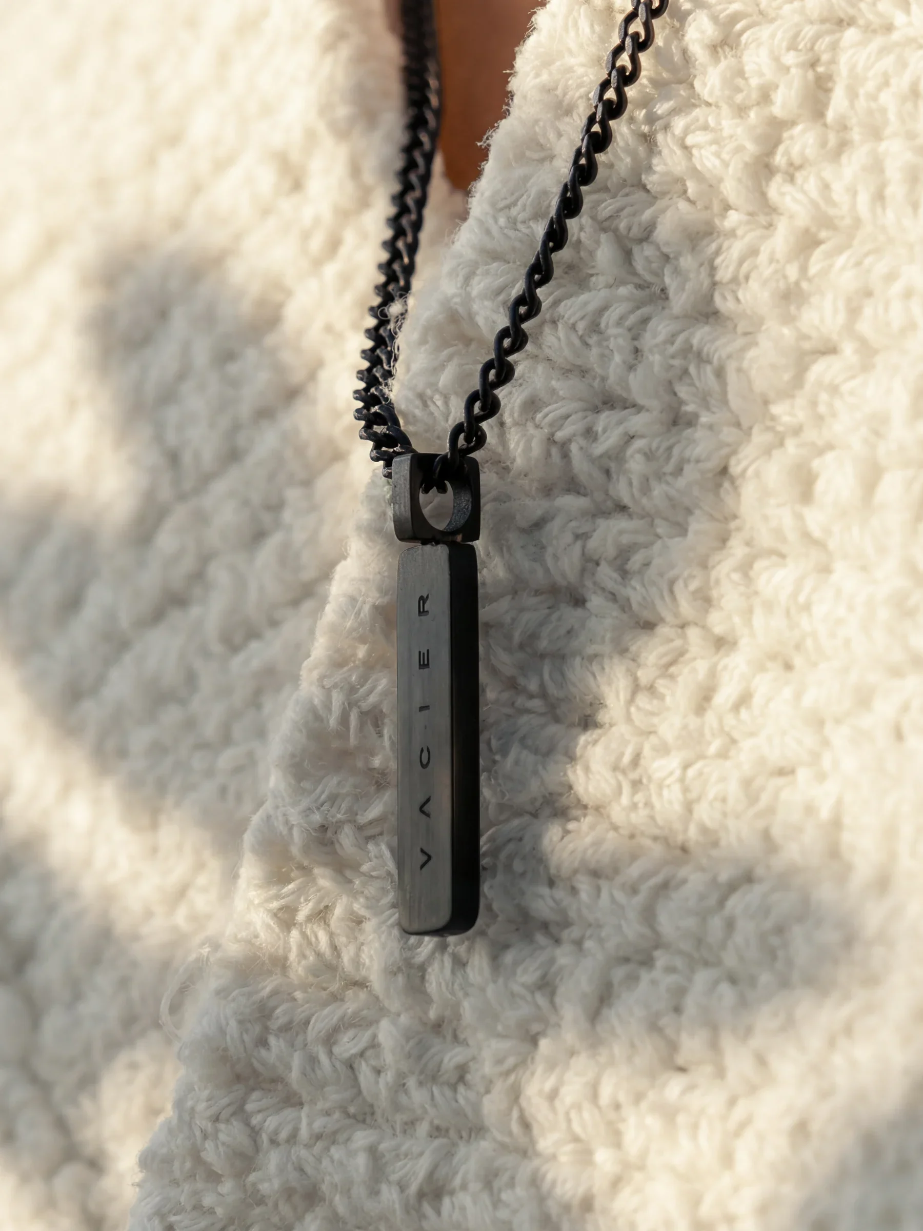 MINIMAL PENDANT NECKLACE - Image 10