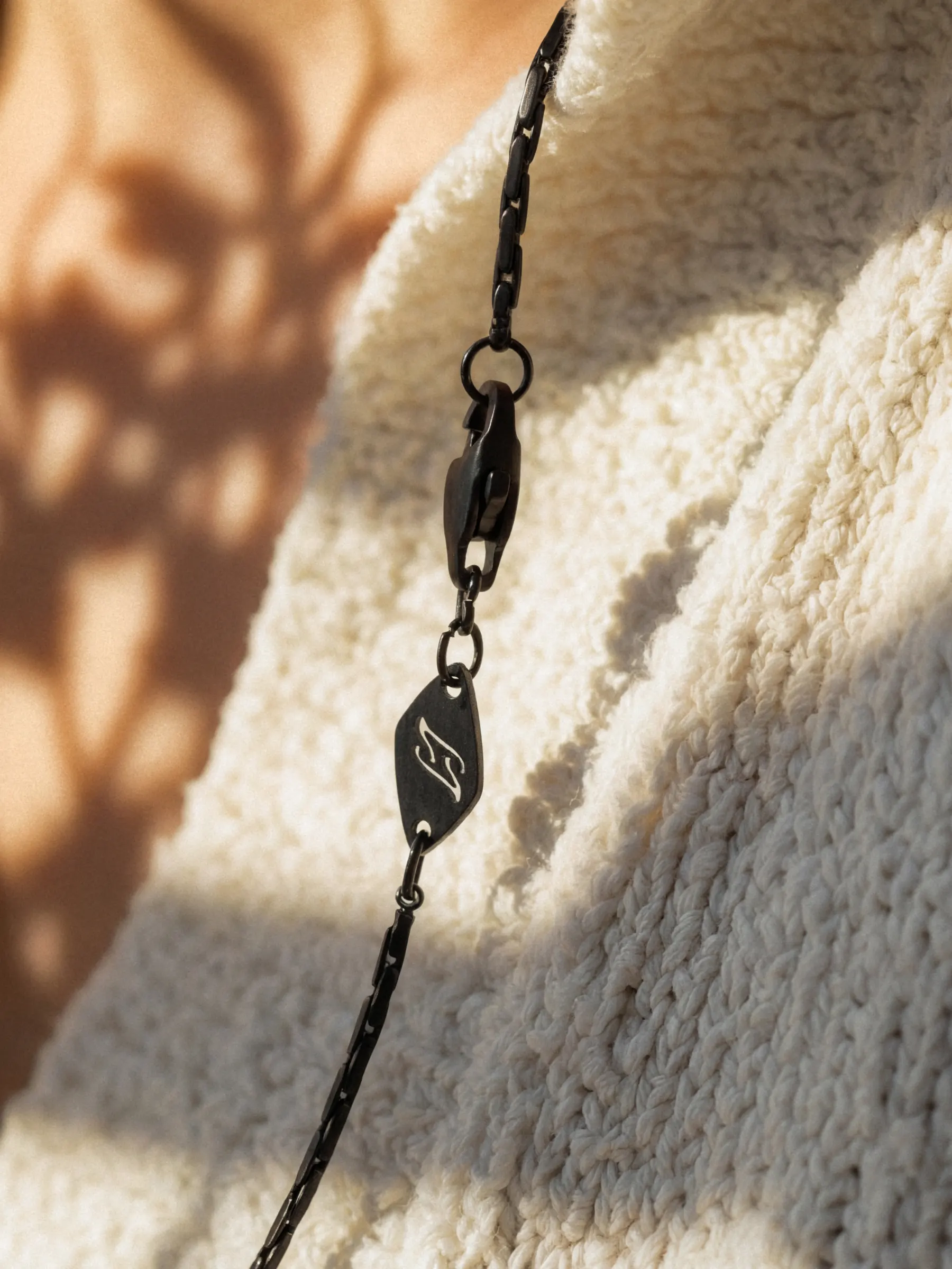 WIRE CHAIN NECKLACE - Image 8